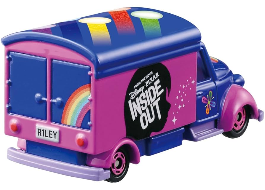 インサイドヘッド、インサイド・アウト7体セットと香港ディズニー