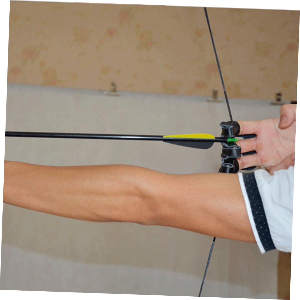 GANAZONO Three Finger Arrow Glove for Bow Hunting Material Wrist Design for Left and Right Hand Use Black
