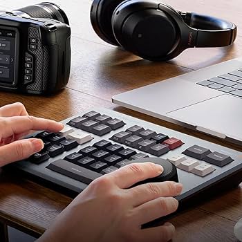 Blackmagic Speed Editor 箱・TypeCケーブル Amazon.co.jp: USB-C 5V 2A 電源ケーブル Blackmagic Design