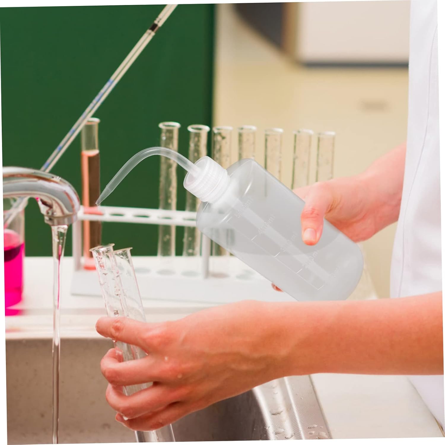 CHILDWEET 6pcs Lab Use Plastic Scale Wash Bottle Refillable Empty Cleaning Bottles Squeeze Nozzles