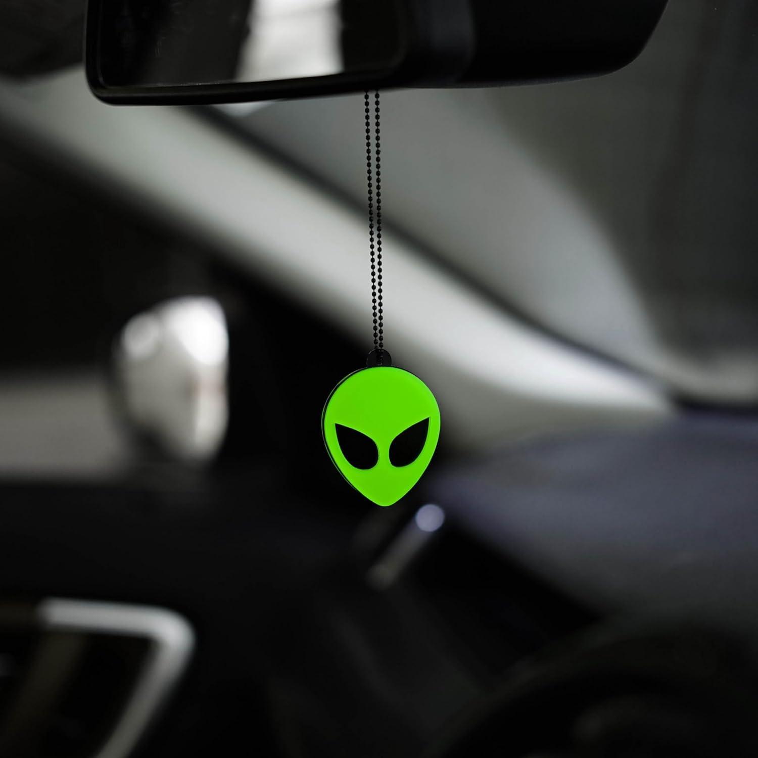 Acrylic Fluorescent Green Alien 3D Car Hanging Accessory – Premium Black Mirror Tag with Chain for Interior Decoration, Stylish Automotive Ornament-image-11