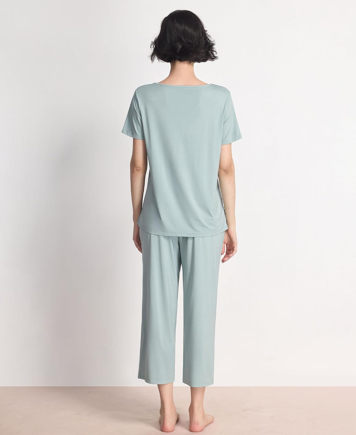 GYS Pajama Sets for Women Soft Bamboo Viscose Short Sleeve Top with Capri Pants 2 Piece Sleepwear