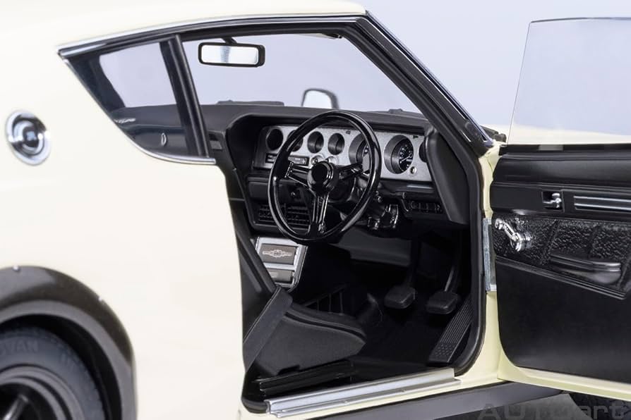 Amazon.co.jp: オートアート (AUTOart) 1/18 日産 スカイライン 2000GT