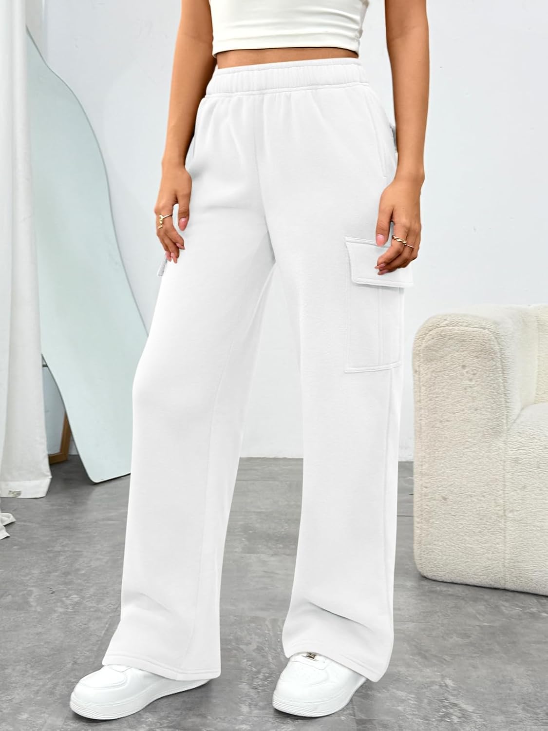 Trendy Queen Women's Cargo Sweatpants, Wide Leg Workwear Pants with Pockets & Elastic Waist, Casual Joggers for Travel - Image 2