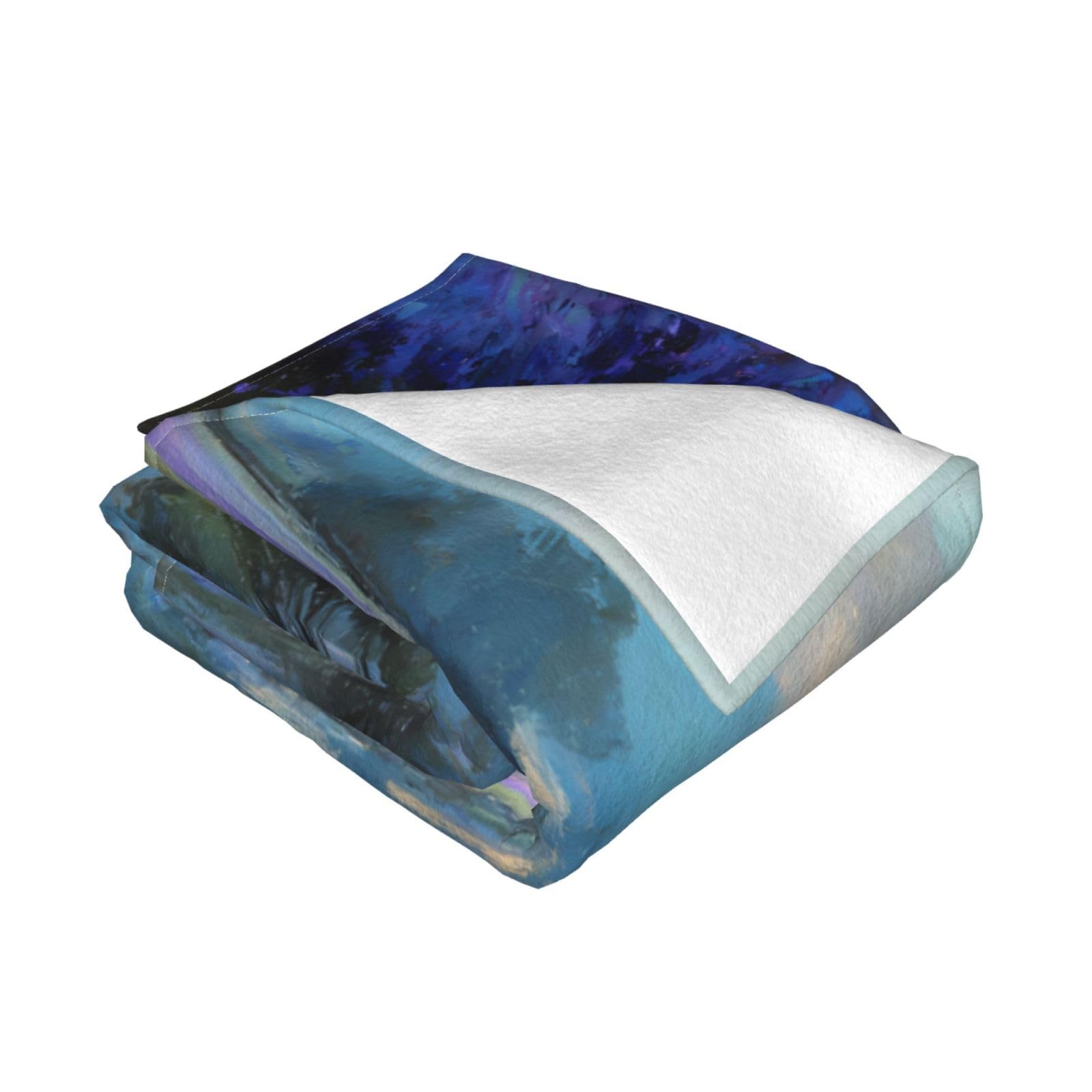 Manta de viaje portátil de 80 x 60 pulgadas, suave, resistente a las arrugas, plegable, exquisito estampado morado