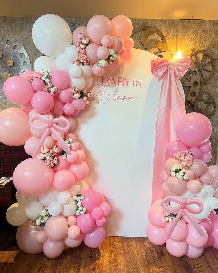 Guirlande de ballons rose pastel pour baby shower et fête prénatale douce