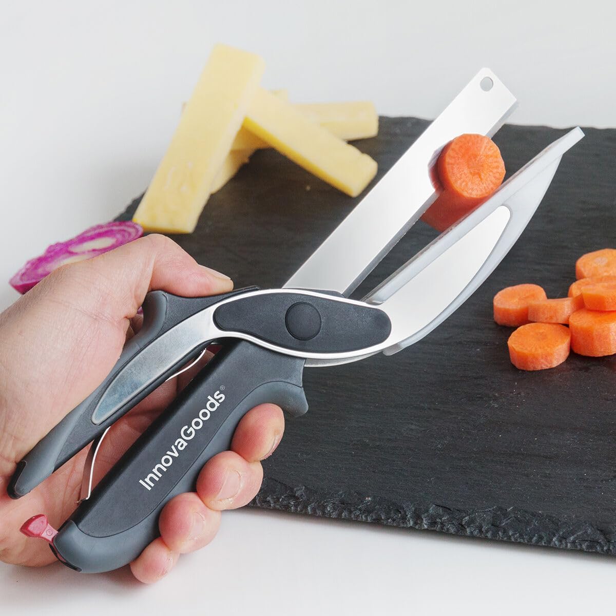 Ceramic Knife Set with Peeler, Scissors, and Integrated Cutting Board InnovaGoods