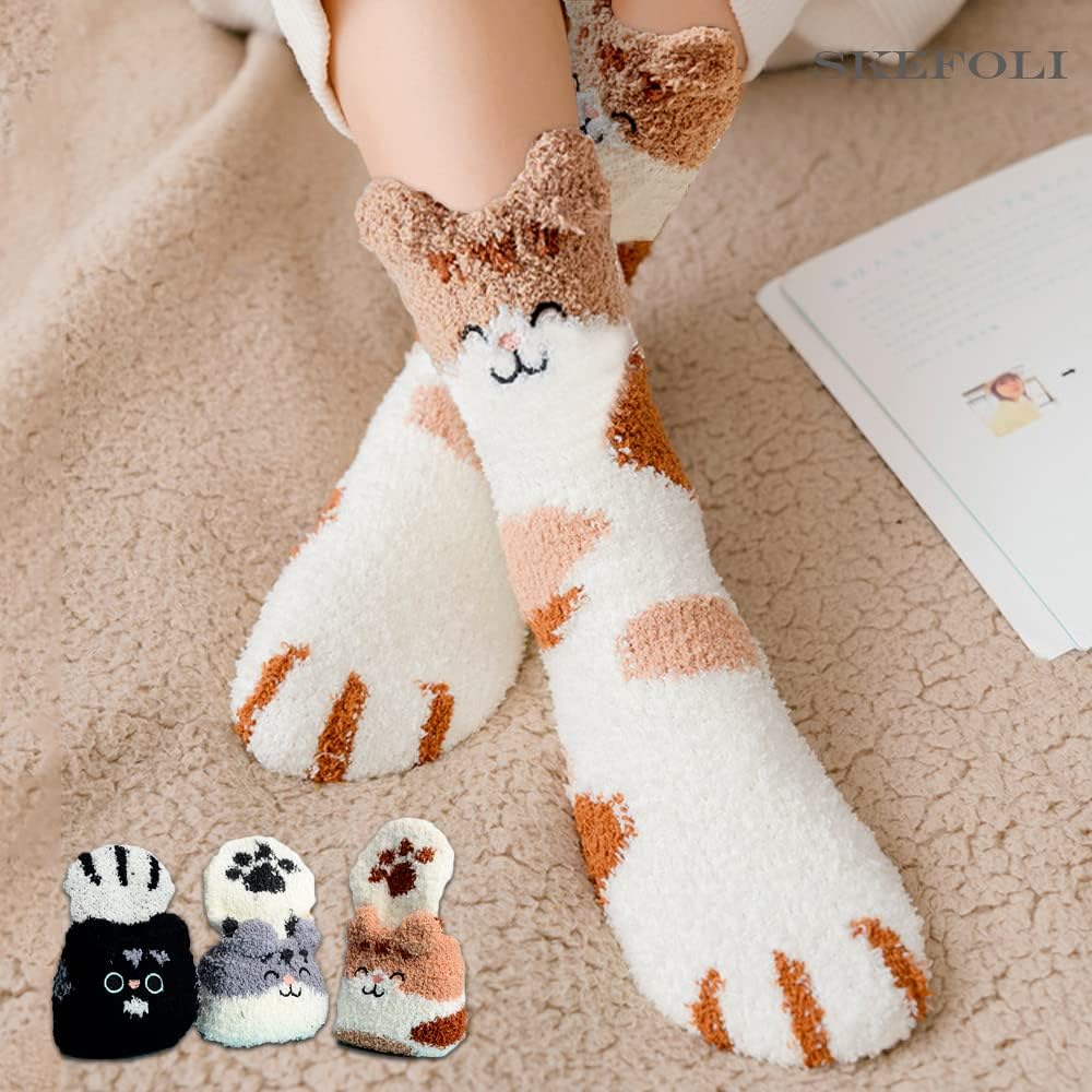 SKEFOLI Cat Paw Socks, 5 Pairs Cat Claw Socks for Girls Women Cozy Fuzzy Cat Feet Socks with Heart - Image 3