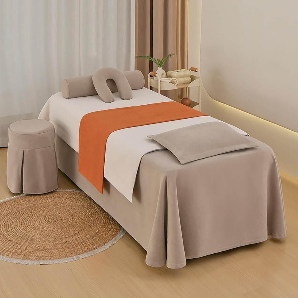 Faldón de cama para salón y fundas que ocultan camillas desgastadas en centros de estética