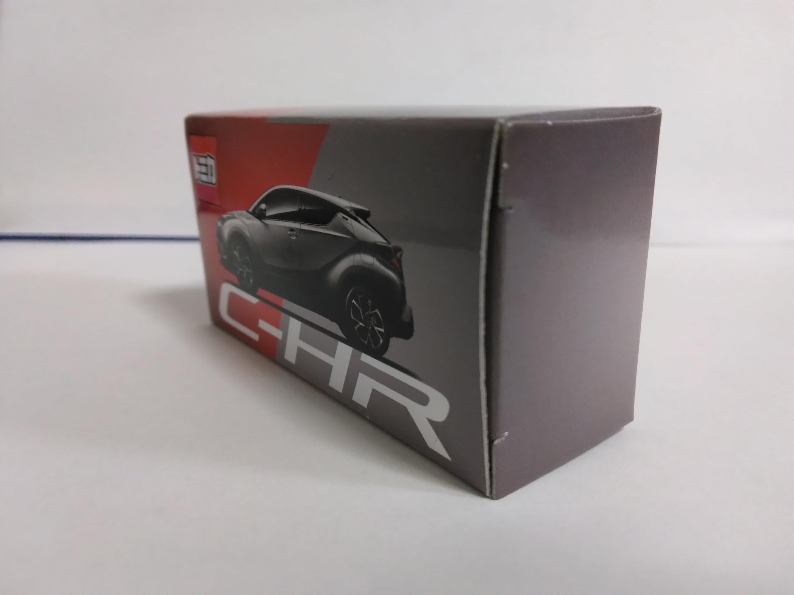 Amazon.co.jp: トミカ非売品 トヨタ C-HR ベトナム製 1/64スケール