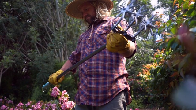 Cultivador giratorio Yard Butler para jardín miniatura 7
