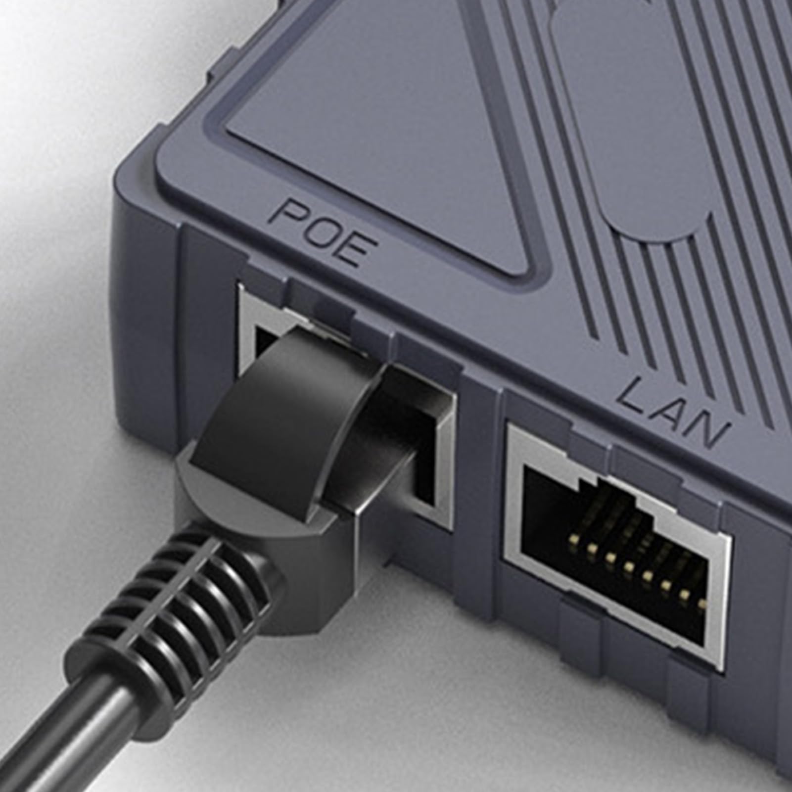 Iniettore PoE GigE Stabile da 150 W per Connessioni di Rete Veloci con Protezione da Sovratensione per Uso Domestico o in Ufficio