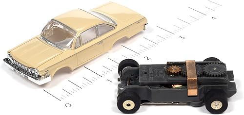 Miniatura 3 de Auto World Thunderjet OK 1962 Chevrolet Bel Air Coupe (Tan) HO Scale Slot Car