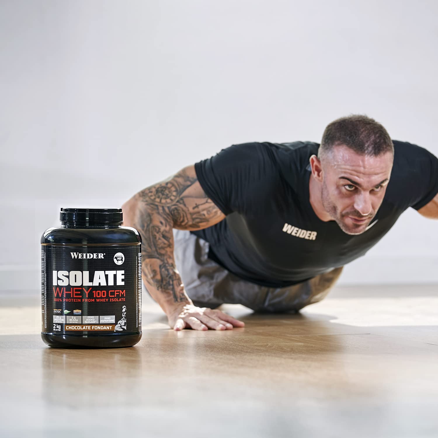 Weider PACK - Isolate Whey 908g Sabor Chocolate + Shaker Regalo, Aislado de Proteina de leche de calidad, 25g Proteína + 5g BCAA por porción