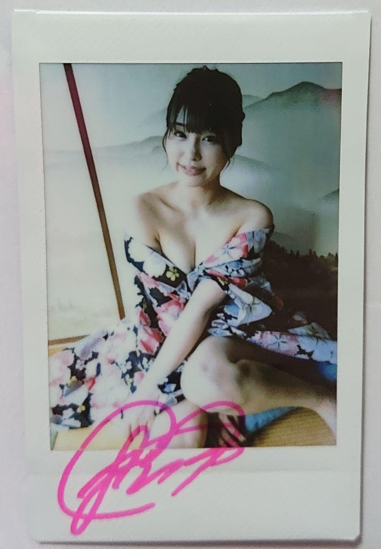 Amazon.co.jp: 唯井まひろ 直筆サイン入りチェキ 01 購入特典