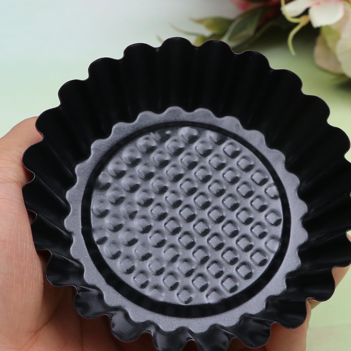 12 pièces Moule à Pâtisserie Non Adhérent Acier à Haute Teneur Moules à Tartelettes en Forme de Fleur Résistant et Facile à Démouler pour Pâtisserie Maison Rouge et Noir