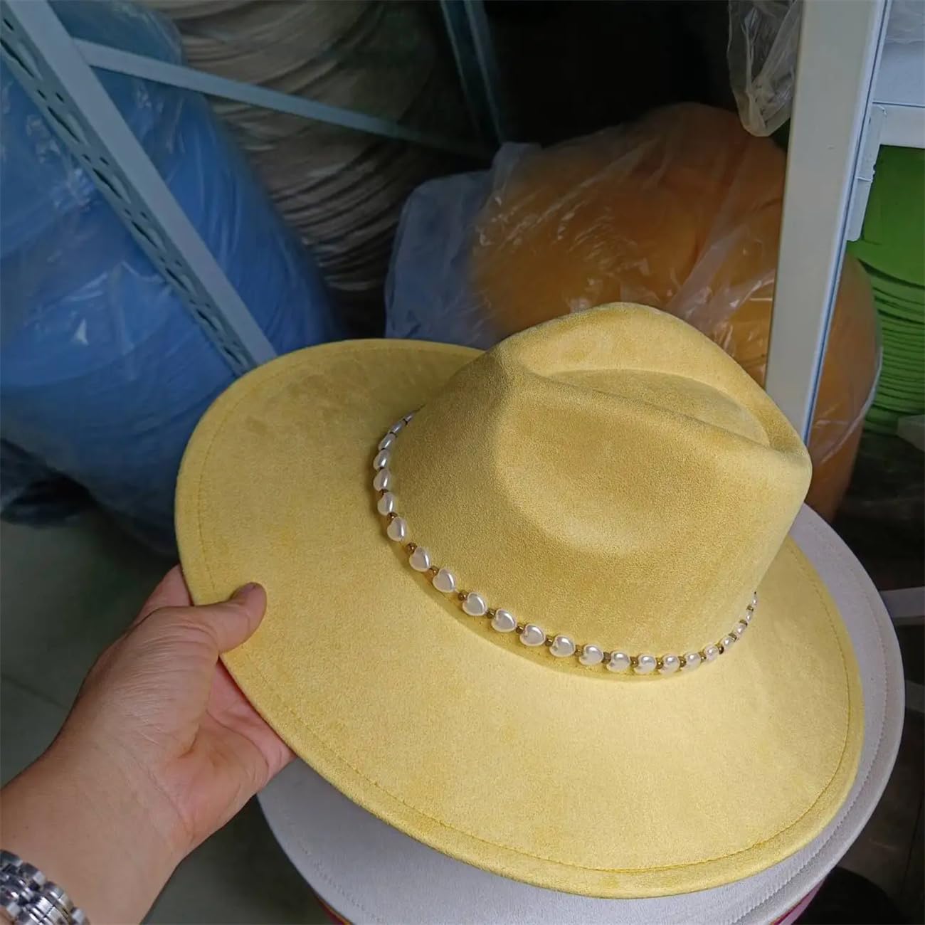 Cappello da chiesa Fedora a tesa larga in camoscio da donna per feste o matrimoni