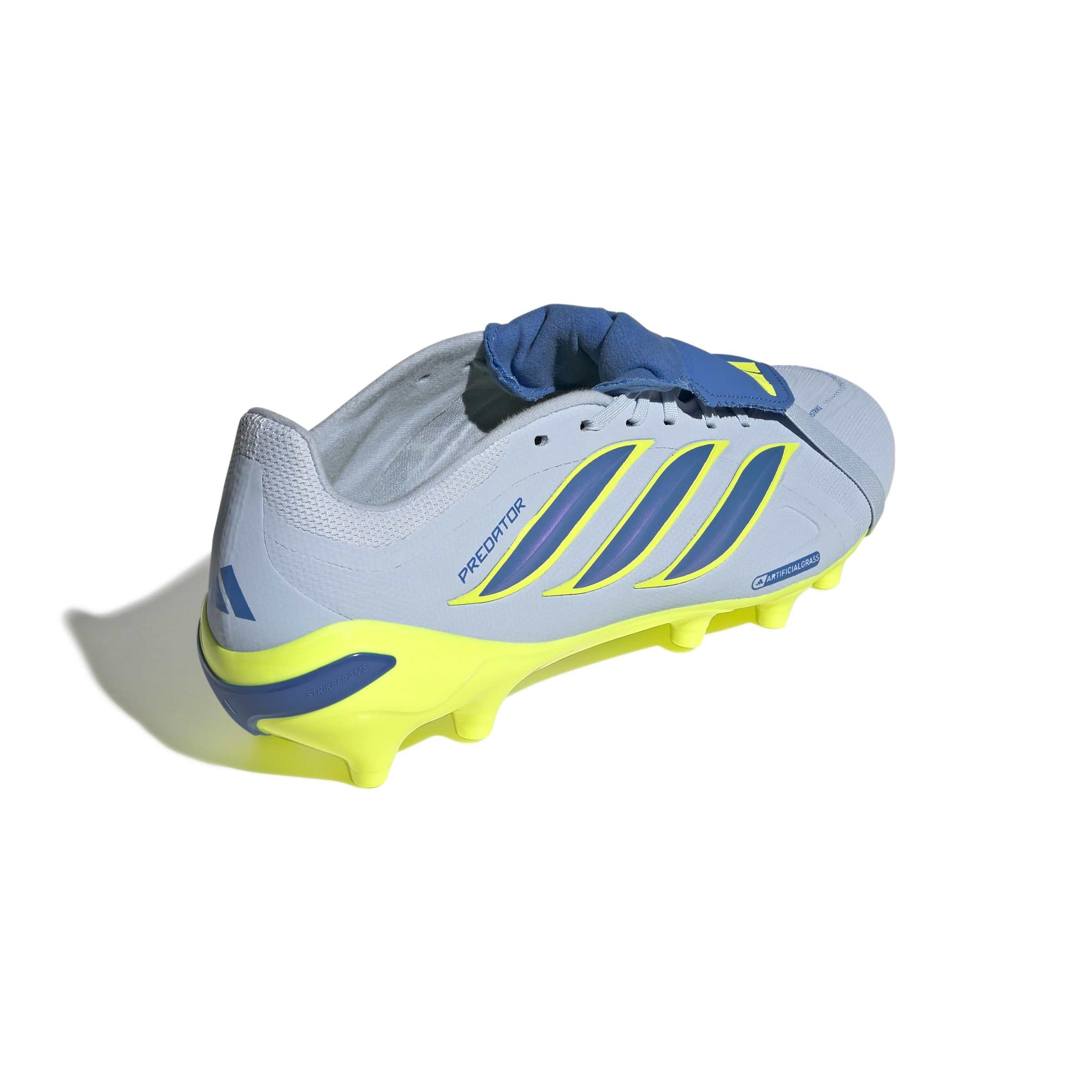 adidas Unisex Predator League Fußballschuhe mit umklappbarer Zunge für Kunstrasen.