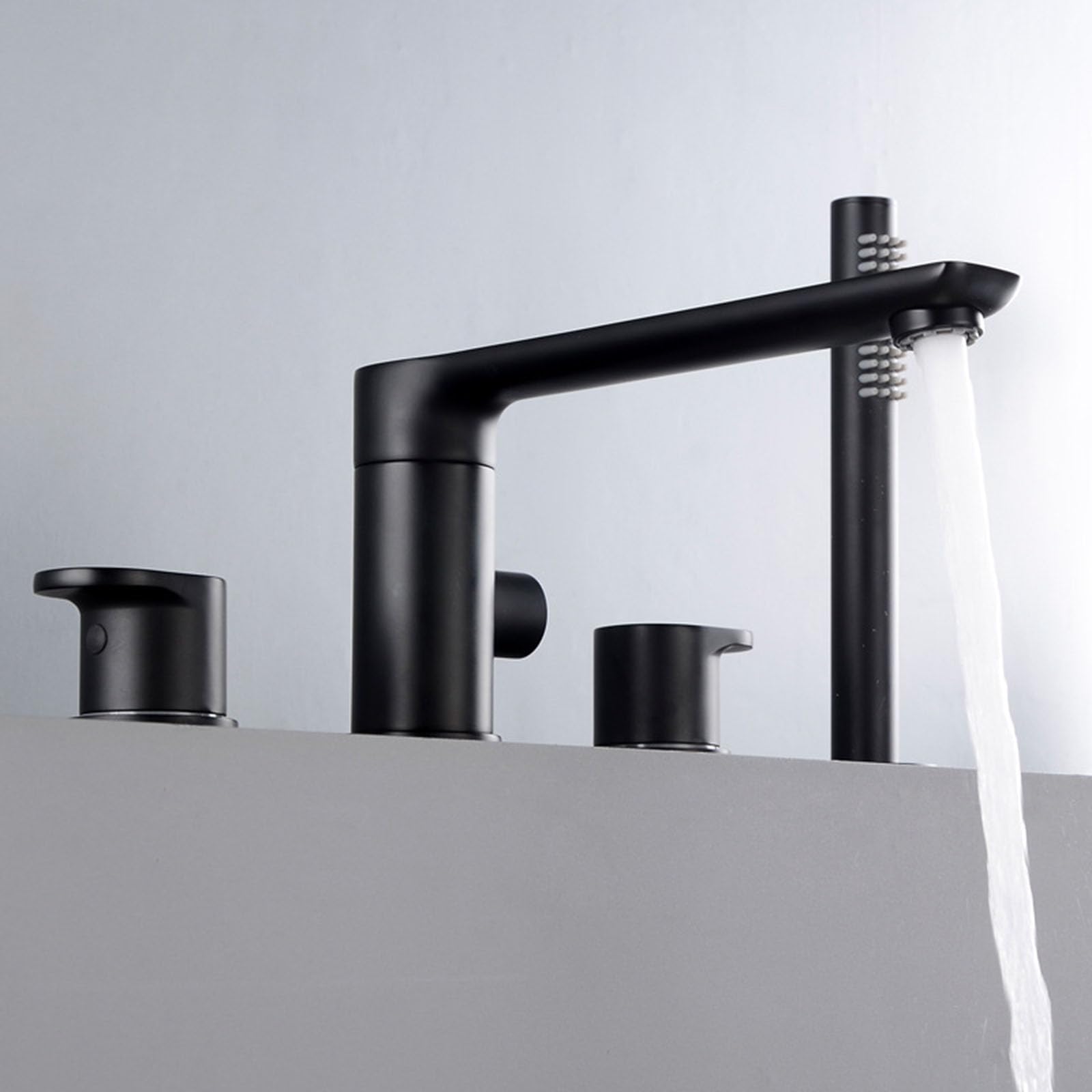 Mélangeur de bain pivotant pour salle de bain familiale noire
