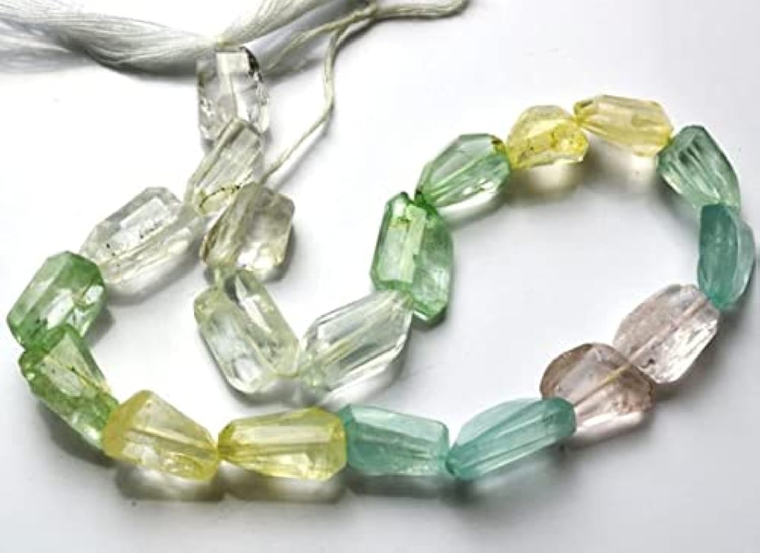 Perles aigue-marine multicolore pépites facettées LKBEADS pour personnaliser un collier