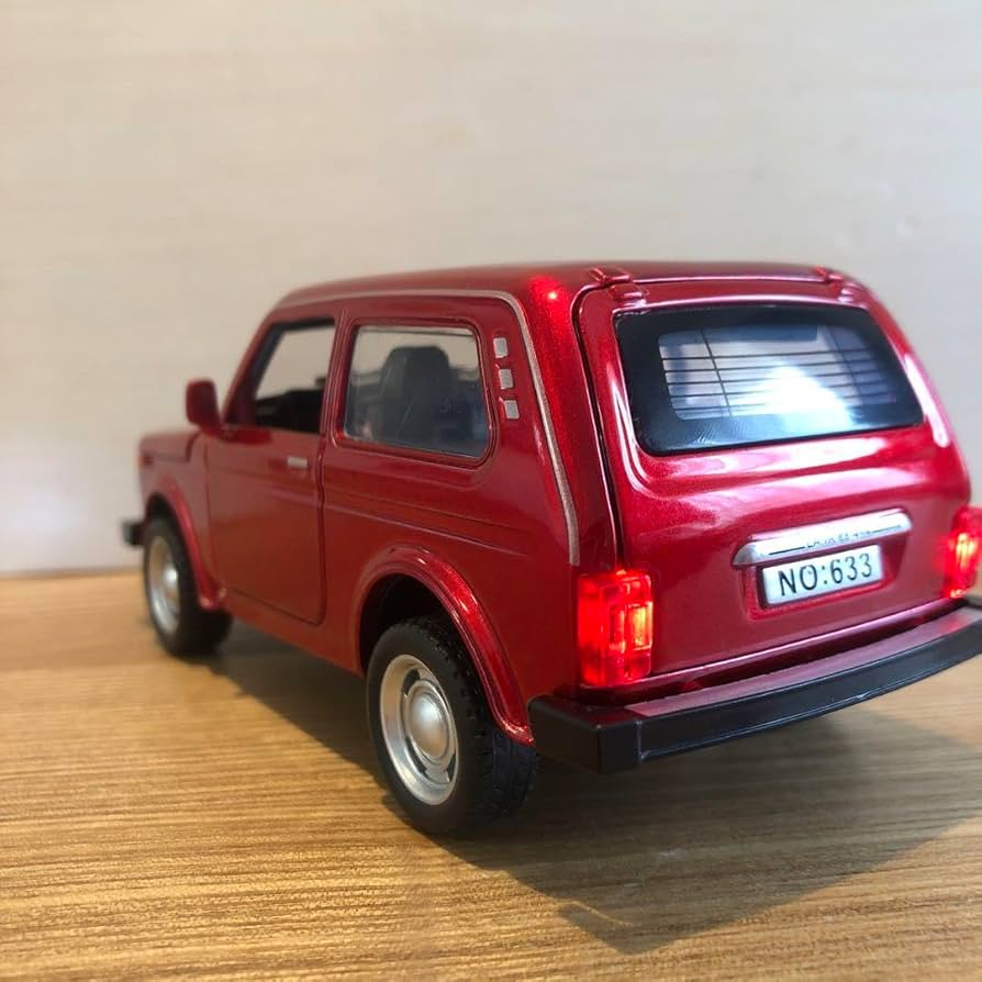 1:24 ラーダ ニーヴァ白 LADA NIVA ミニカー ライト 音 開閉ドア 1:24 ラーダ ニーヴァ白 LADA NIVA ミニカー ライト 音 開閉ドア