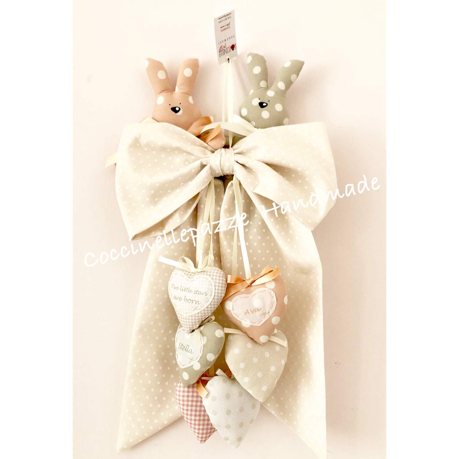 FIOCCO NASCITA CON ORSETTO O CONIGLIO DOUDOU STACCABILE E CASCATA DI CUORI - ANNUNCIO BABY - COLORI E TESSUTI A RICHIESTA 6 CUORI.
