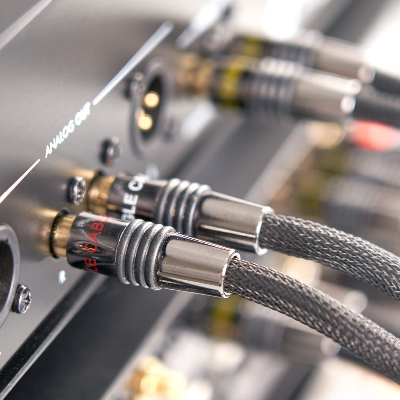 Eagle Cable by INAKUSTIK - 10040007 - Cavo audio stereo Deluxe | suono potente e dinamico, alto contenuto di rame | 0,75 m in nero | schermatura 2 volte – spina in metallo | schermo intrecciato