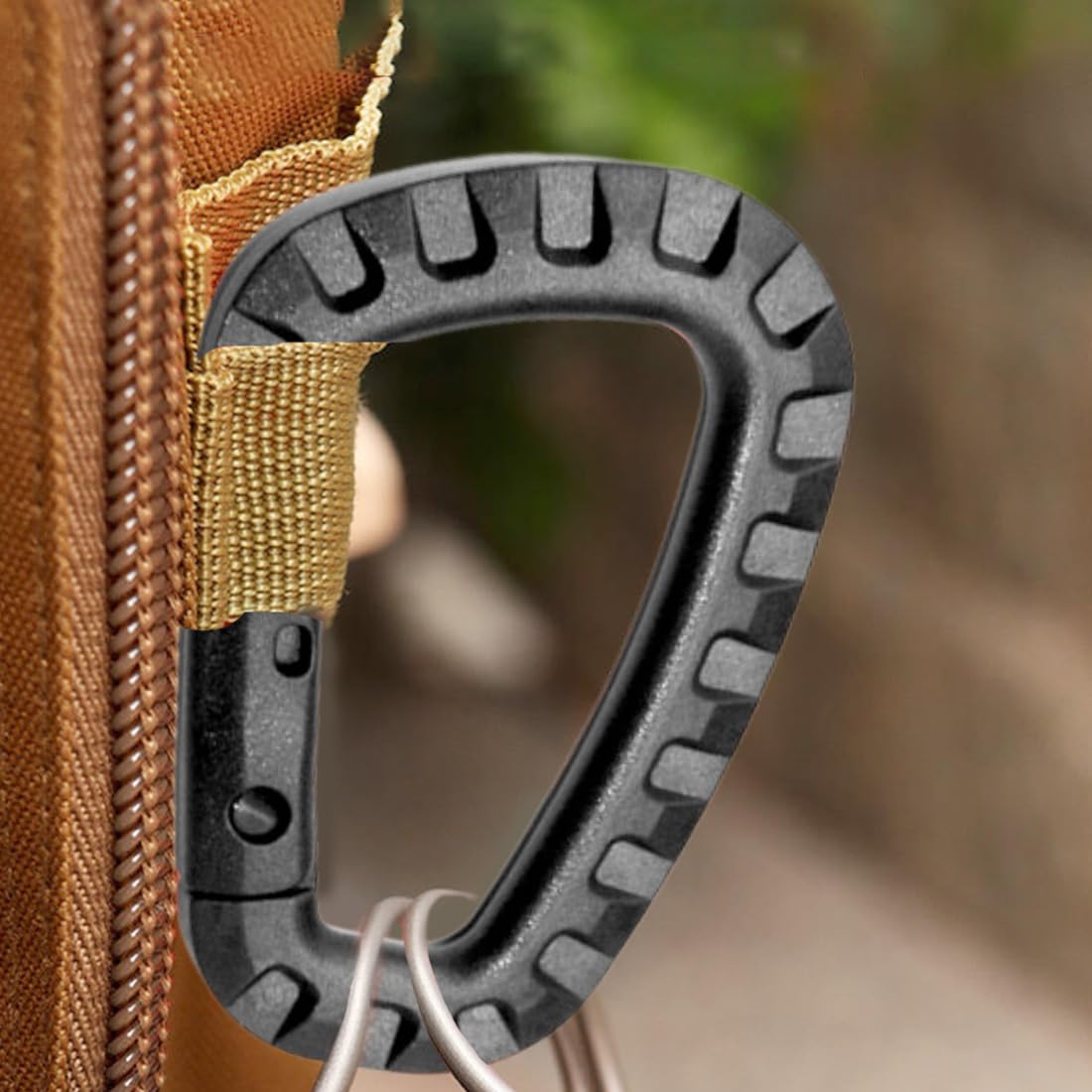 5 Piezas Mosqueton Tactico Negro, Llavero con Mosquetón Táctico en Forma de D, de Plástico de Alta Resistencia para Mochila/Llavero, Accesorios de Escalada al Aire Libre, Ganchos de Mosquetón — view 5