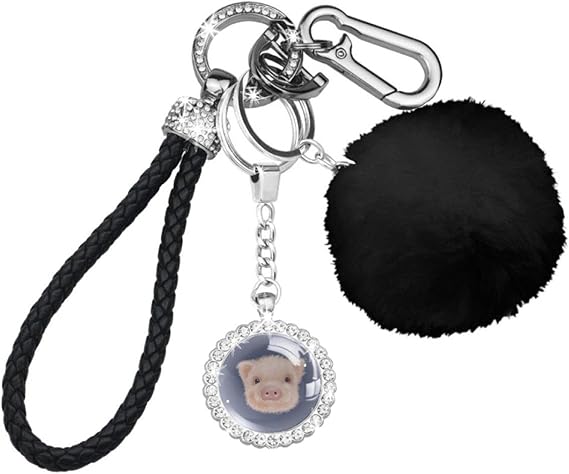 Amazon Co Jp Generic キーチェーン車のキーリング ポンポンキーホルダー かわいい漫画の豚 女性と男性用の装飾キーチェーン ファッション