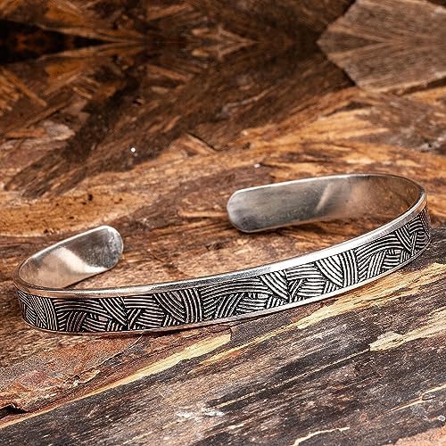 Silbernes Herrenarmband. Manschettenarmband für Herren. Personalisiertes Herrenarmband mit Gravur. Dicke Manschettenmänner. Armband für Ihn. Individuelles Jubiläumsgeschenk in Silber für Männer.