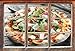 Produktbild Stil.Zeit Prosciutto Pizza mit Rucola und Parmesan auf rustikalem Holztisch B&W Detail Fenster im 3D-Look, Wand- oder Türaufkleber Format: 62x42cm, Wandsticker, Wandtattoo, Wanddekoration
