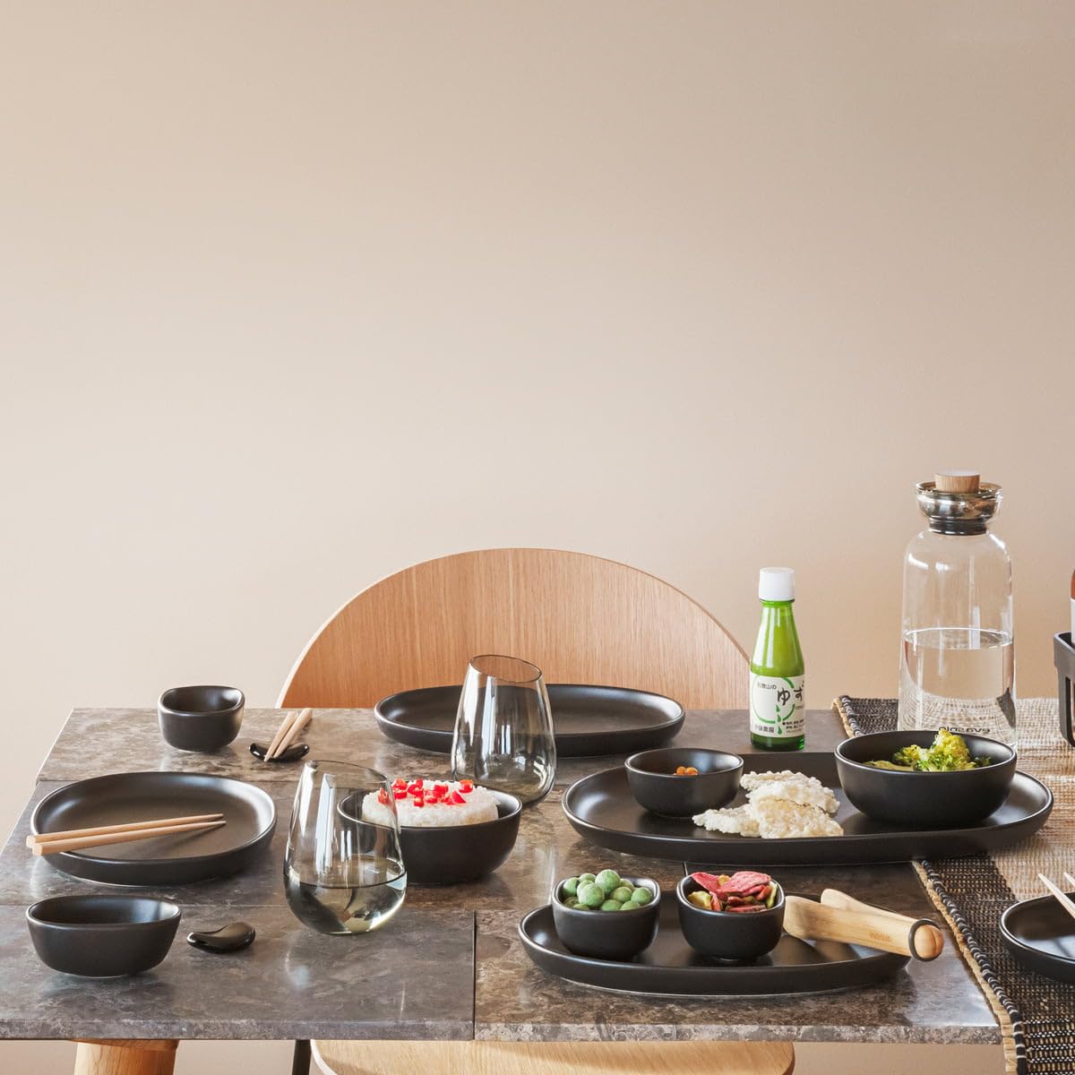 EVA SOLO | Assiette Ovale 32cm | Cuisine Nordique | Lot de 4 | Noir | Grès