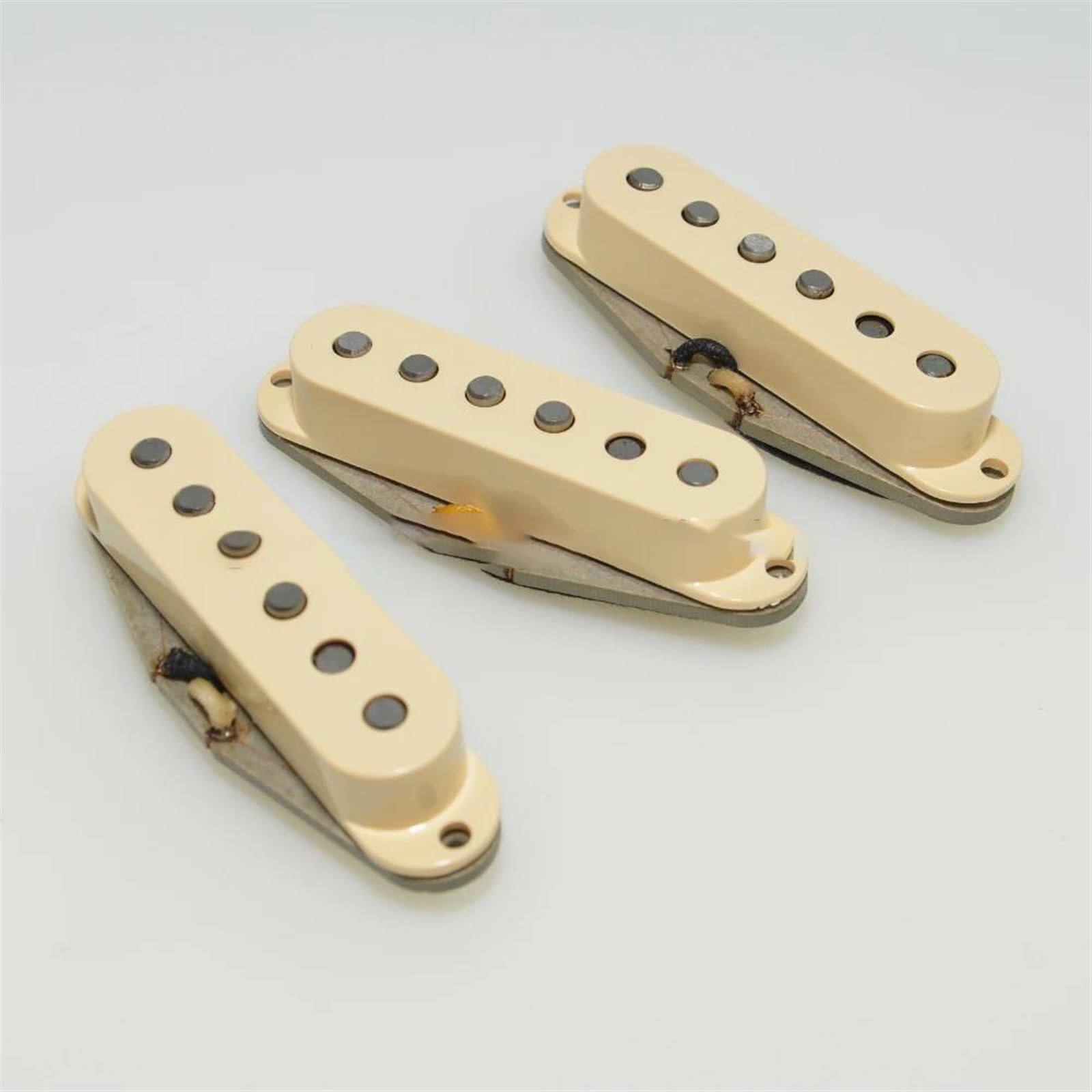 Do Przetwornika Gitary Elektrycznej ST SSS Alnico 5 Single Coil Stagger Pole Pickup(Yellow)