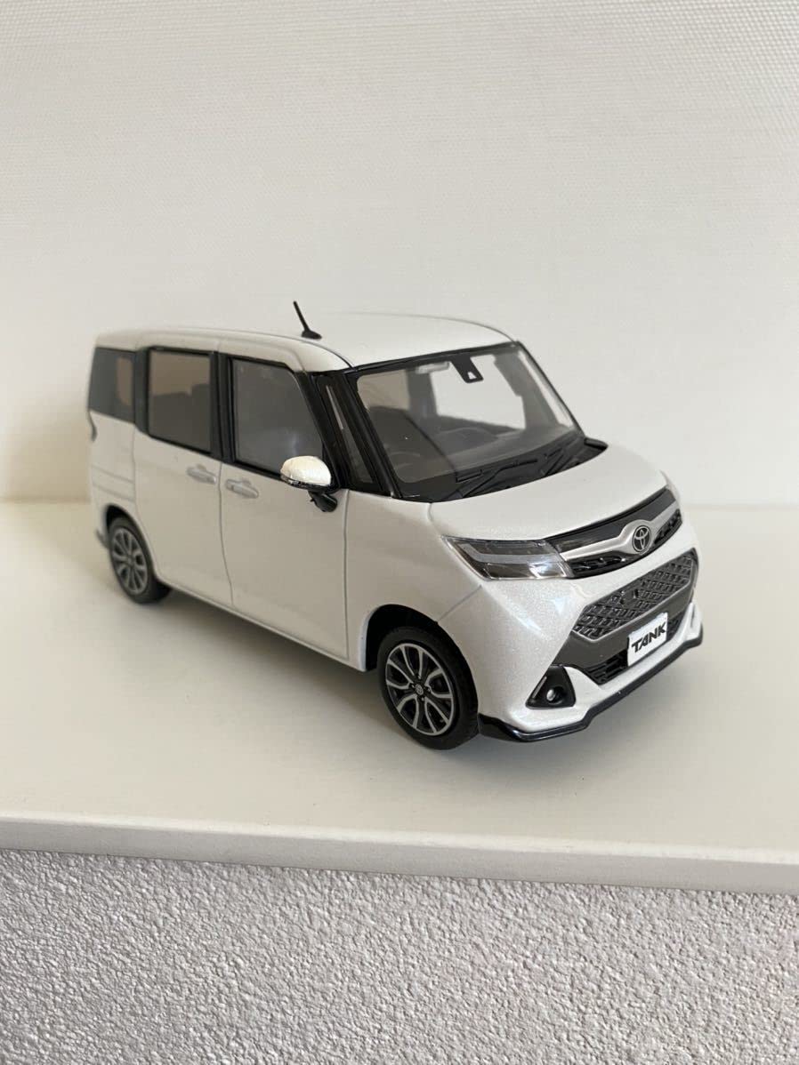 Amazon | タンク ミニカー トヨタ 1/30 カラーサンプル W24 パール