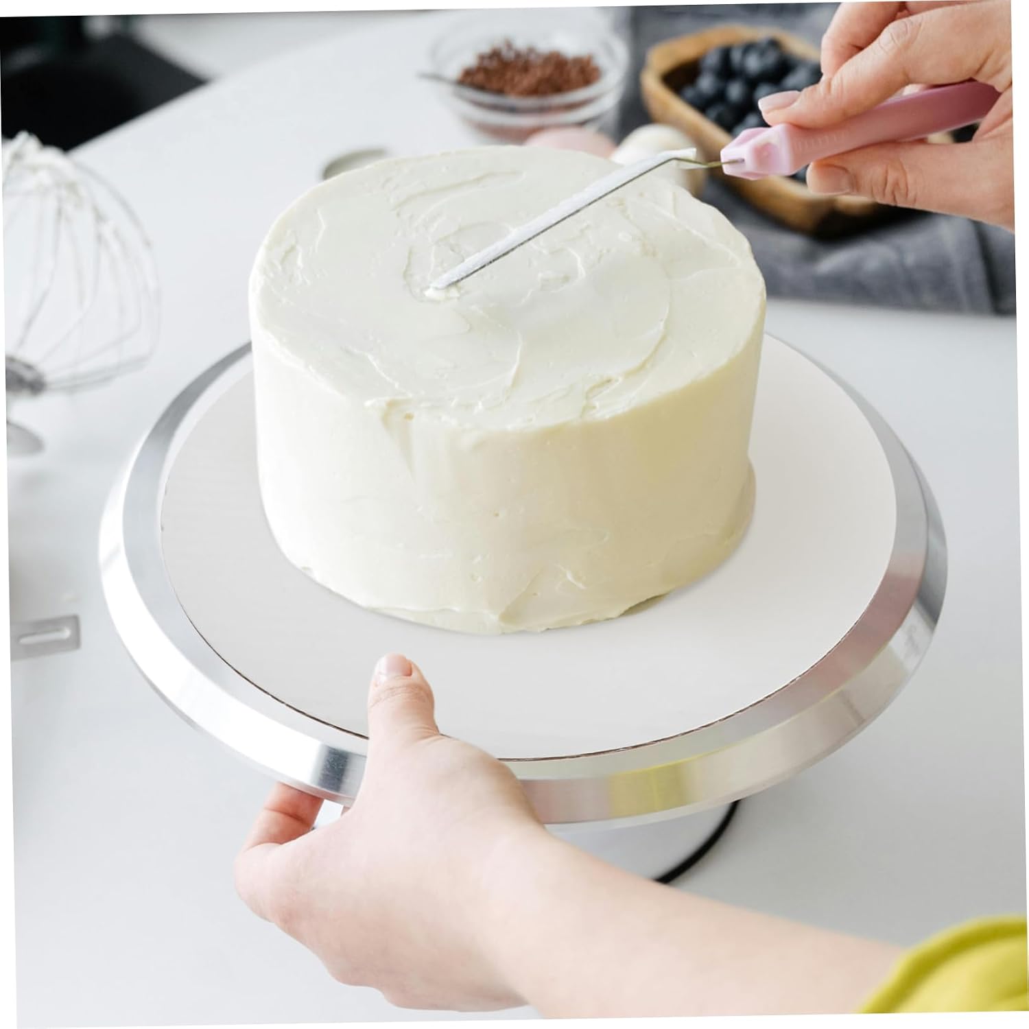 Luxshiny 30pcs Disposable Round Cake Boards Lightweight Dessert Plates for Weddings Birthdays Celebrations Corrugated Cake Display Trays Portable Serving Base