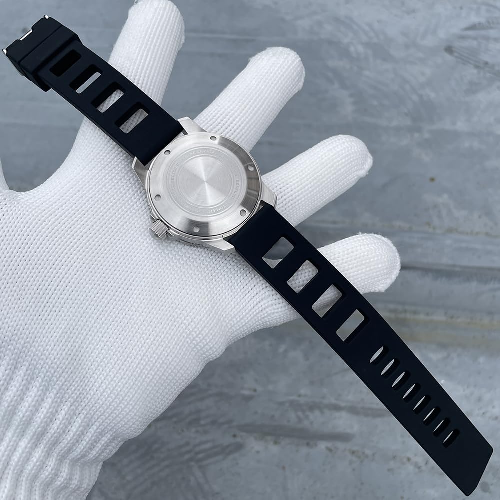 Steelflite Montre automatique de plongée de style militaire avec cadran lumineux, affichage jour-date, étanche jusqu'à 200 m