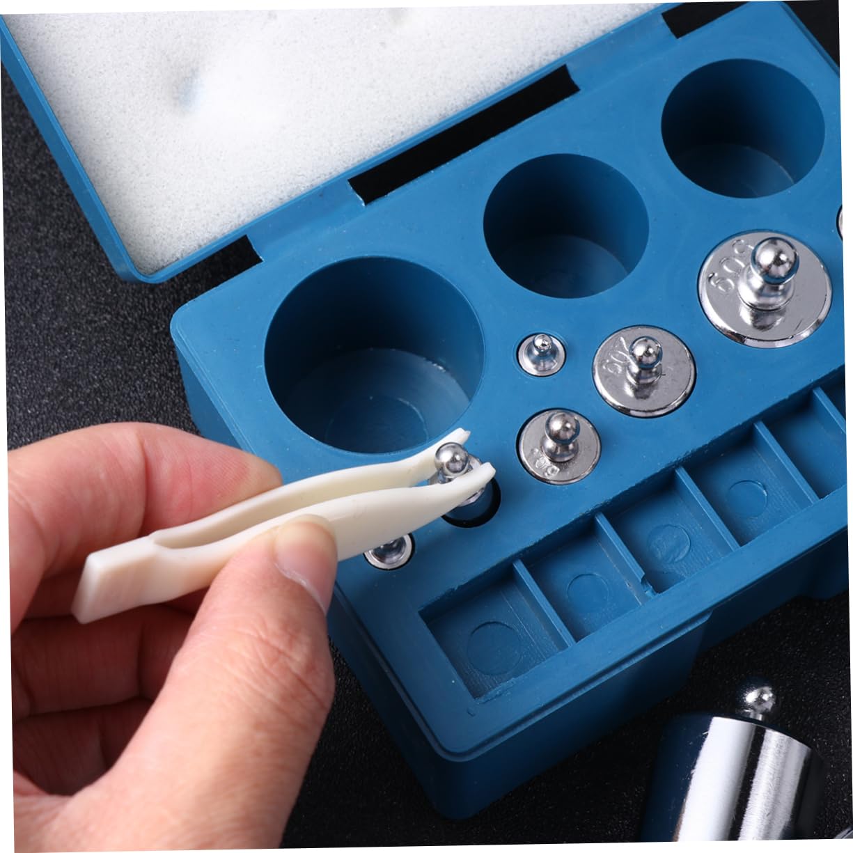 200G Calibration Weight with Tweezers Calibration Weights for Digital Scale to Range for Lab Commercial and Educational Use