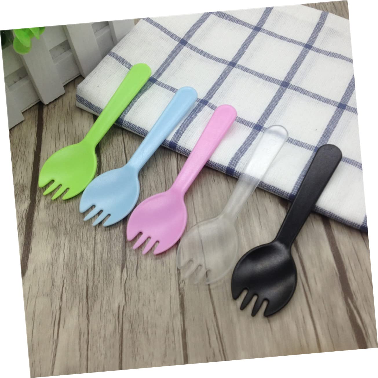 Beavorty 100pcs Set of Creative Plastic Sporks 2-in-1 Spoon Fork for Cake Ice Salad Dessert Easy to Carry