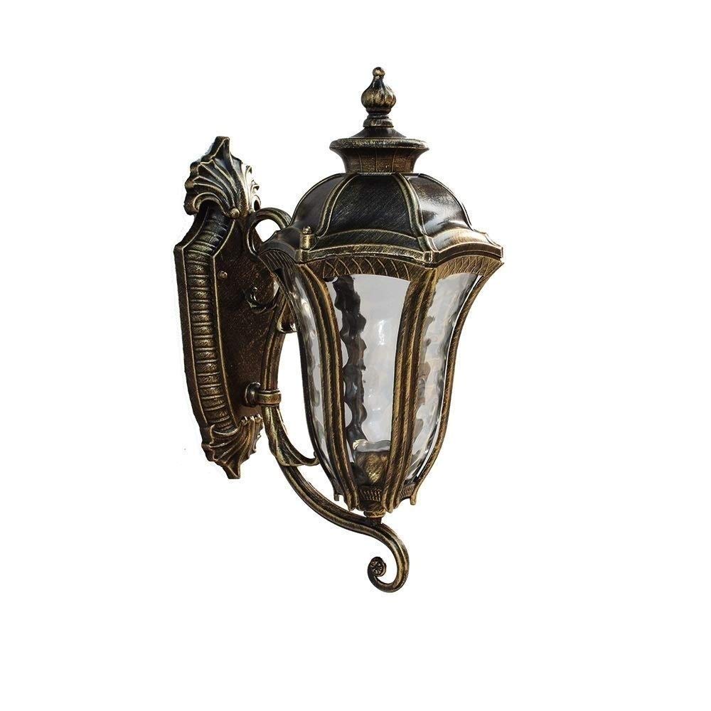 Applique murale extérieure rustique pour illuminer et sécuriser un escalier de jardin