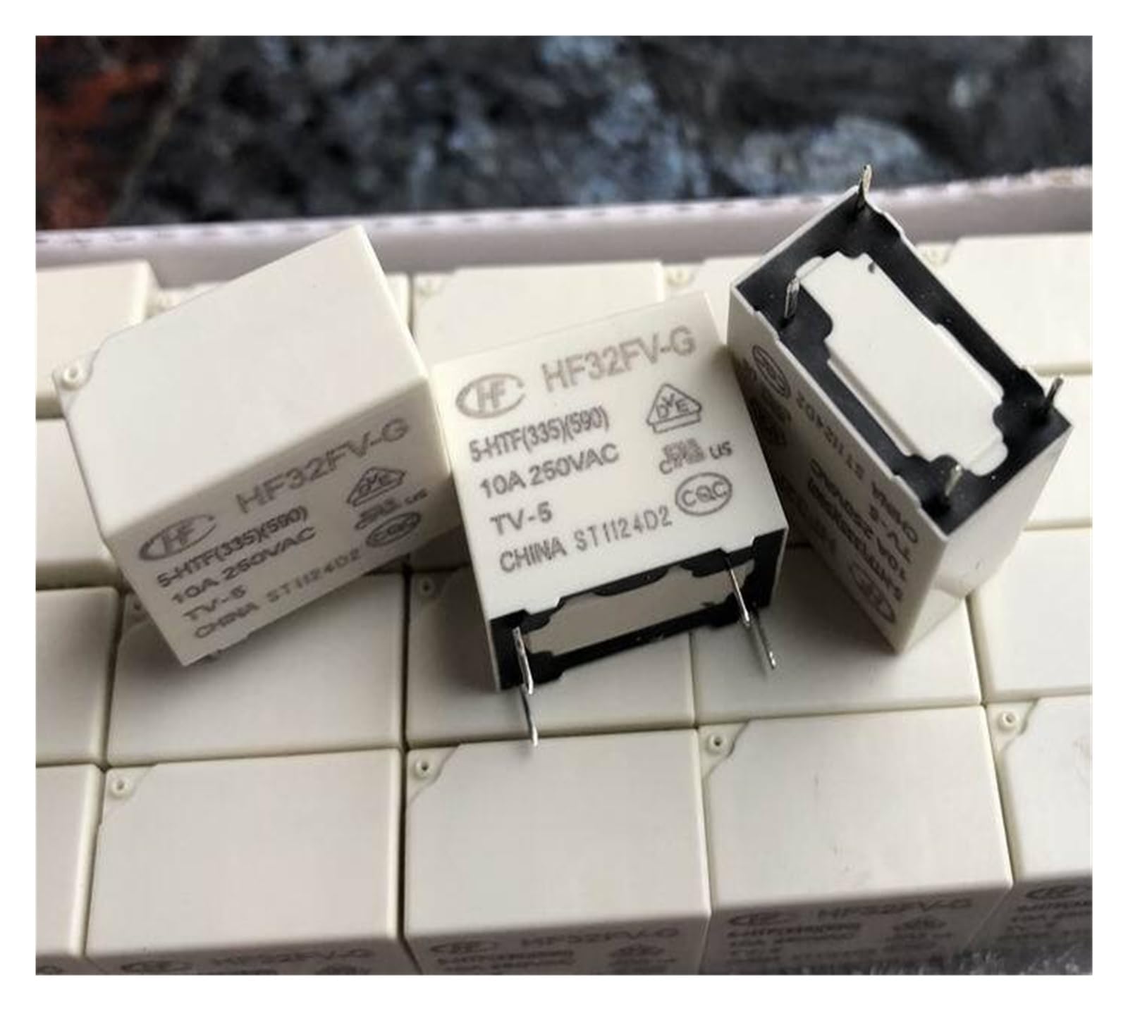 Relé de 4 Pines HF32FV-G 5-HTF micro relé conmutador de 5V 12V 24V para circuitos impresos
