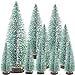 Doyomtoy Mini Sapin de Noël, Artificiel Arbre de Noël, Mini Sapin, Arbres de Brosse à Bouteille Verte avec Base en Bois, Decoration Village de Noel, pour Décoration de Table DIY Cadeau de Noël