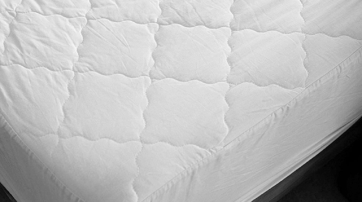 Ambiance Home Double Bed Quilted Mattress Protector, 200 Thread Count Egyptian Cotton, Extra Deep 15" Box, Luxurious Quilted Wavy Diamond Effect