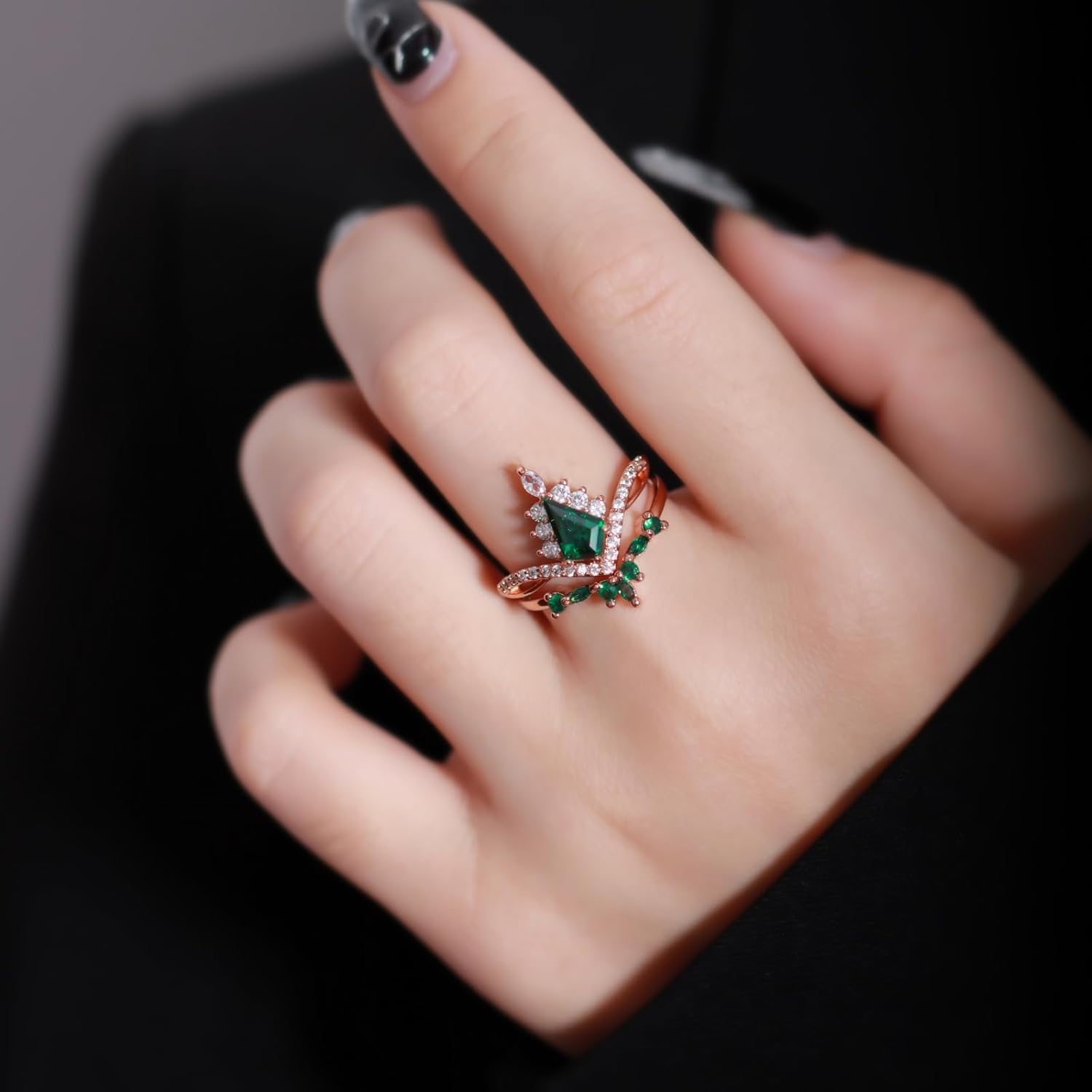 Vista 3 de RAIFIN Anillos de compromiso para mujer, anillo de esmeralda con piedras preciosas de 1.5 quilates, anillo verde, oro rosa, no se deslustra, anillo