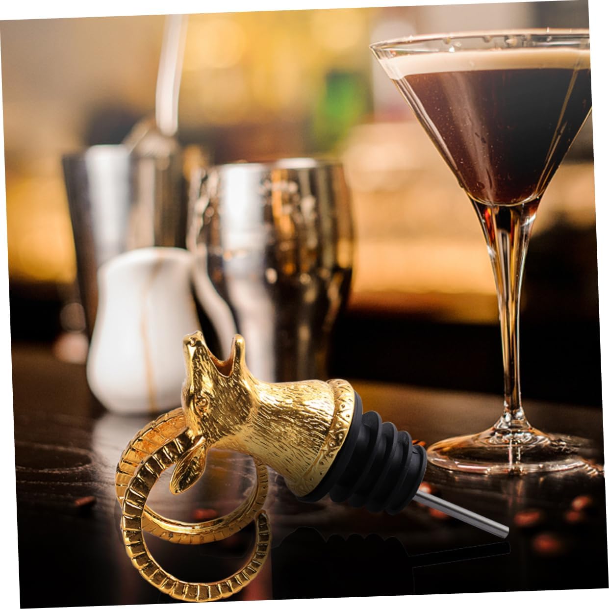 VOSAREA Fashion Antelope Head Wine Aerator Stopper Creative Bottle Pourer for Parties Bars Restaurants Golden Fun Unique Animal Design for Wine Lovers