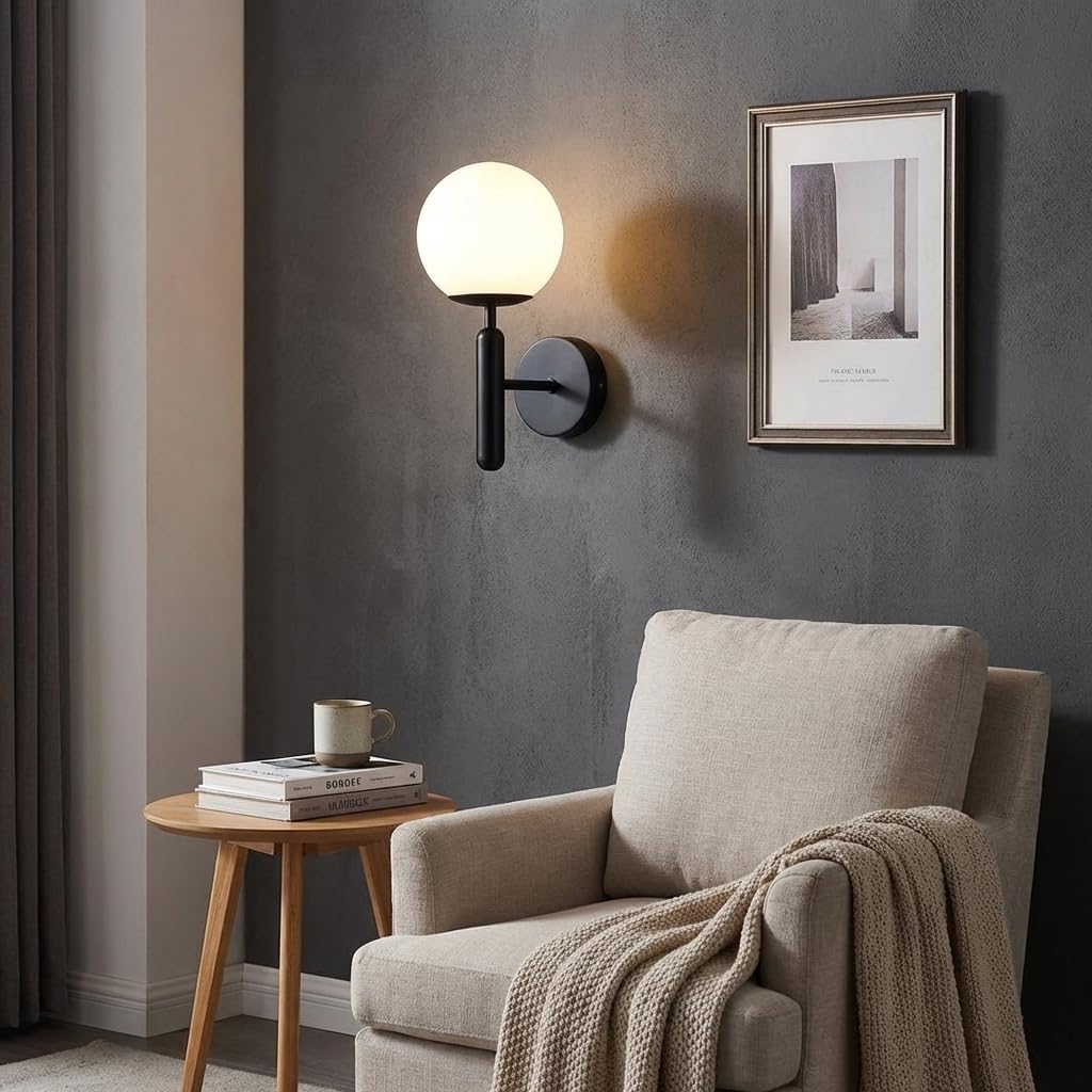 BARCELONA LED Aplique de pared "Elsa" con esfera de cristal opalino blanca y base metálica Negro, pequeño y elegante, estilo clásico, moderno y lujoso para interiores retro y contemporáneos