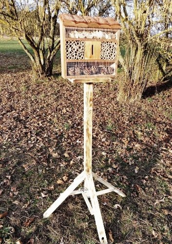 Insektenhaus dunkelbraun Teak Look mit Schmetterlingshaus braun Insektenhotel, mit Holzrinde-Naturdach, FDV-OS als… – Bild 3