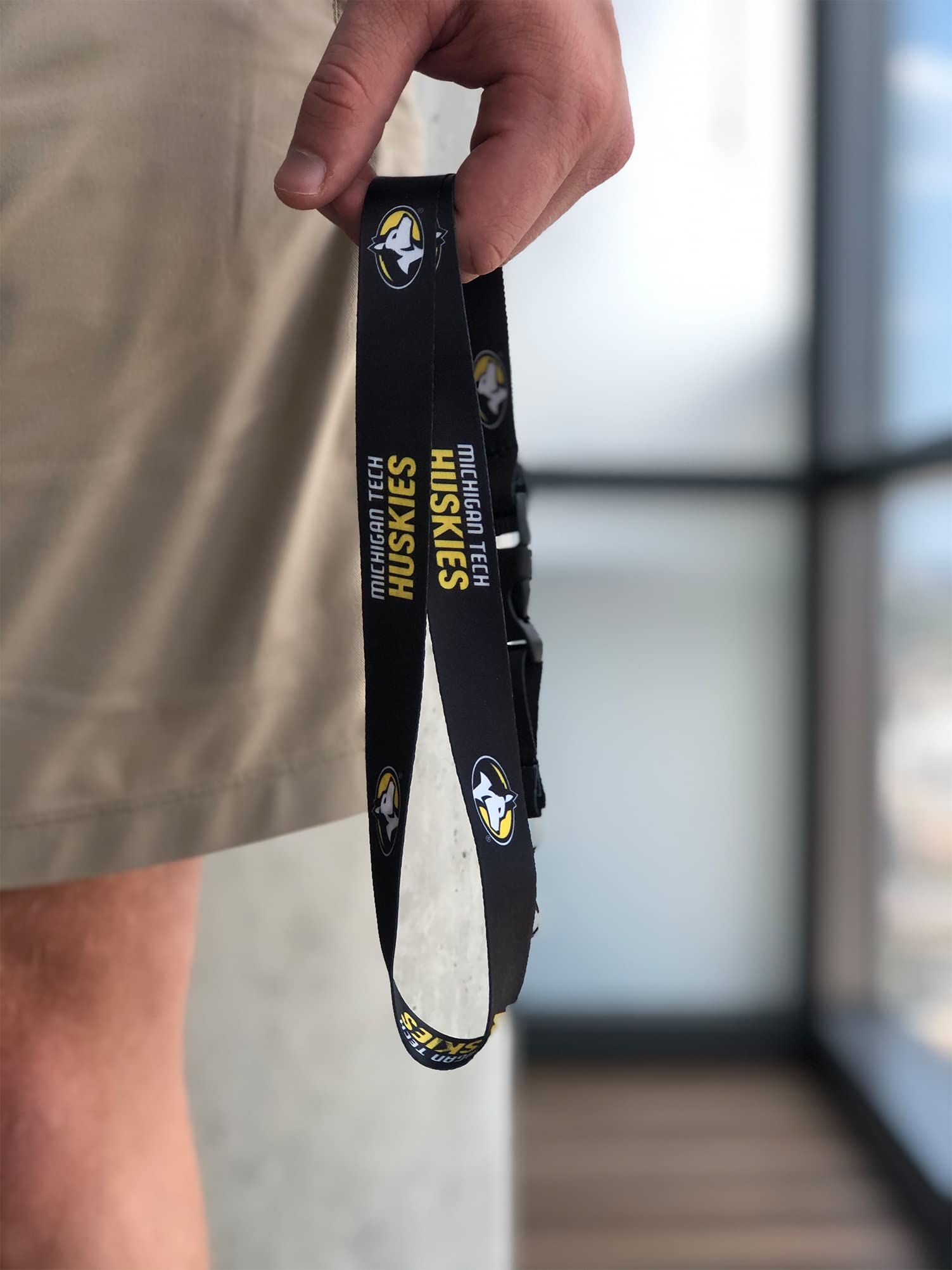 MICHIGAN LANYARD Reversibile NUOVO NCAA CCP LN 162 13 MICHIGAN LANYARD Reversibile NUOVO NCAA CCP LN 162 13