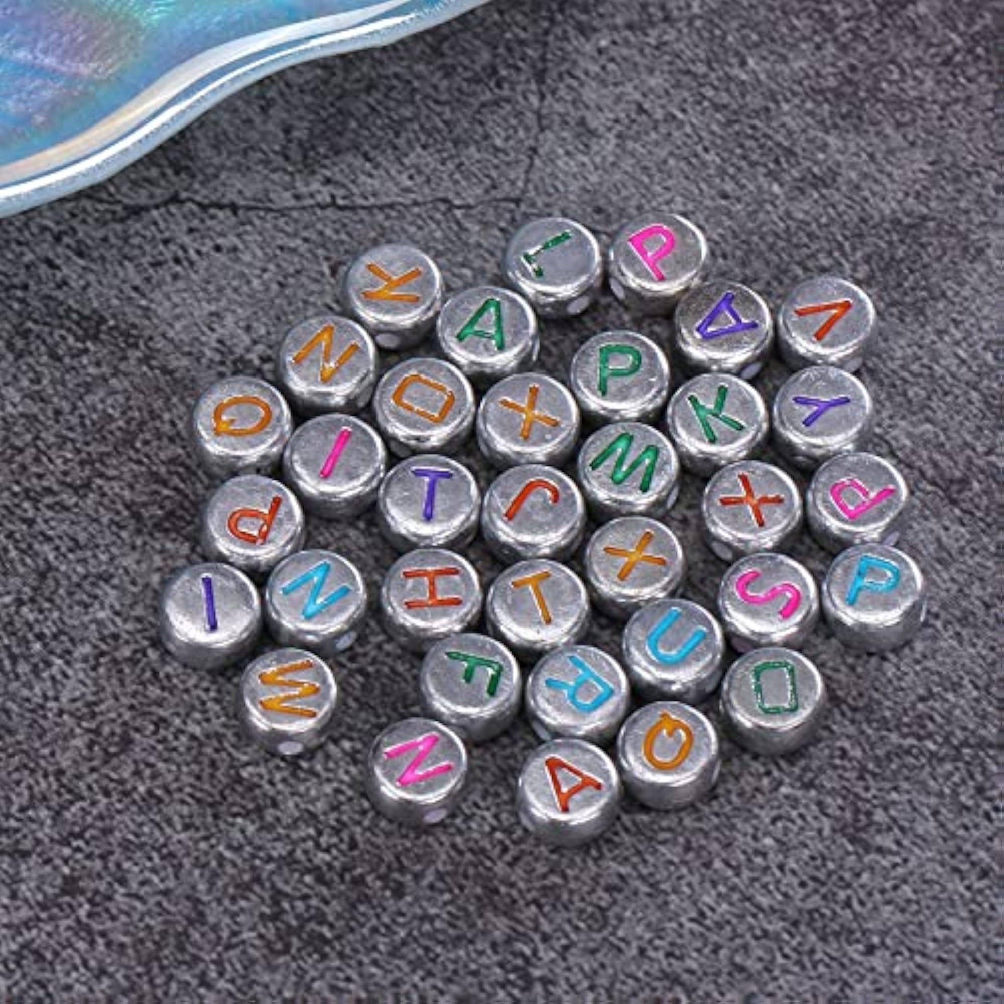 200pcs Silver Plated Acrylic Flat Round Alphabet Letter Beads