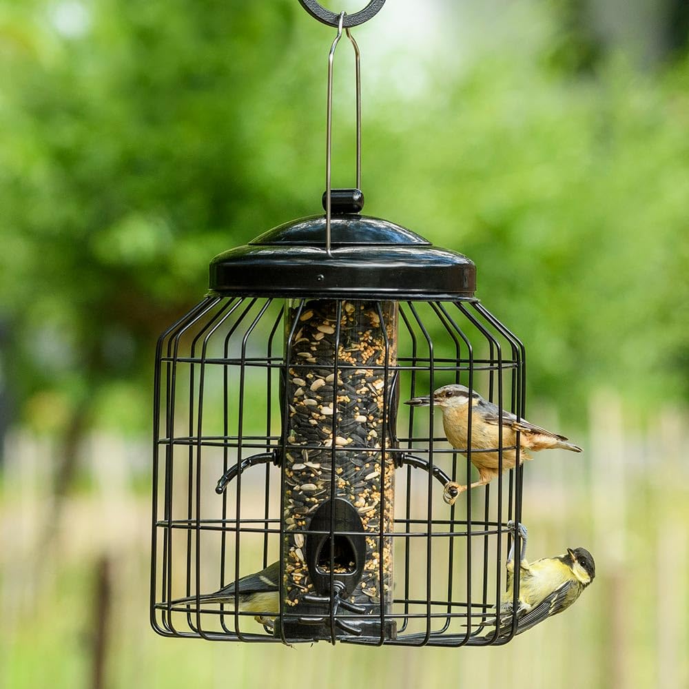CJ Wildlife Mangeoire Oiseaux Exterieur à Suspendre – Mangeoire Silo pour Oiseaux – Distributeur Graines Oiseaux 2 en 1 avec Cage de Protection en Plastique et Métal Noir Resistance Écureuils