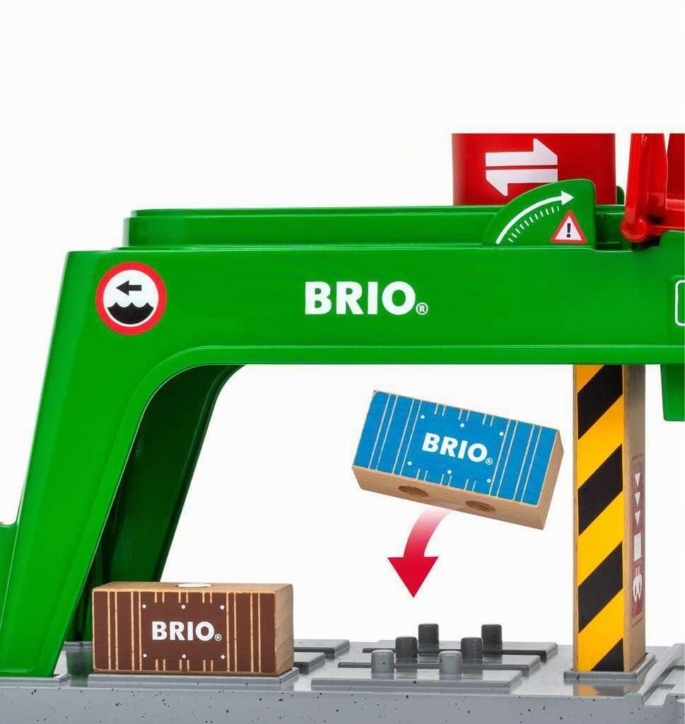 BRIO World, Grúa para Contenedores, Edad Recomendada 36 + Meses